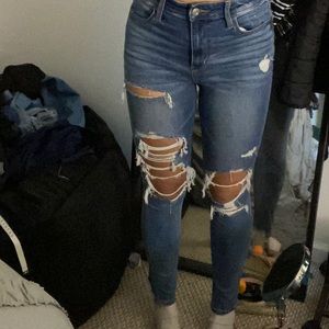 Woman’s American Eagle High Rise Skinny Jeans